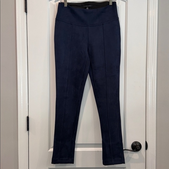 Andrew Marc Women's Mid Rise Lightweight Faux Suede Pull On Pant Navy Size Small - Picture 2 of 8
